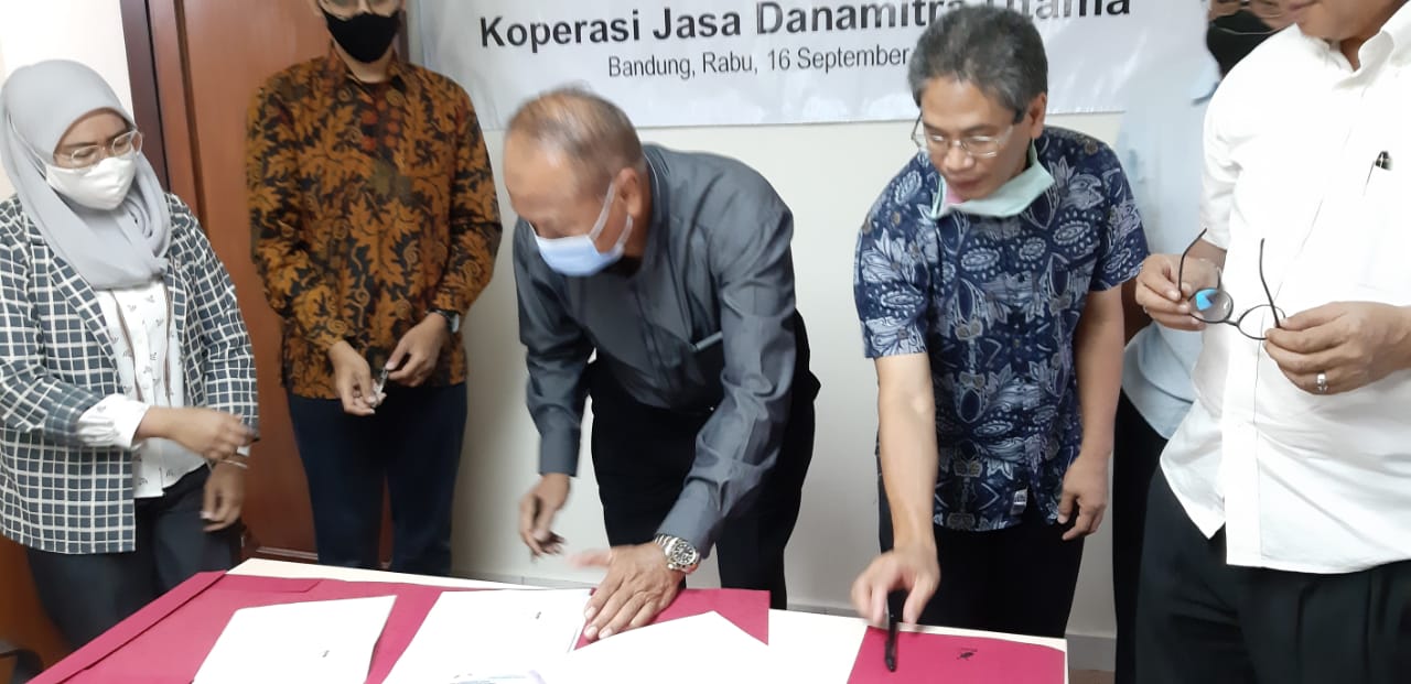 Penandatanganan Kerjasama dengan Koperasi Jasa Dana Mitra Utama