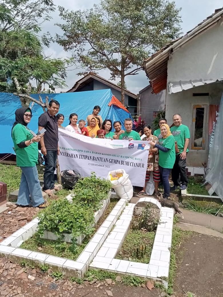 "Kamis, tanggal 15 Desember 2022, BPR TAS bersama BPR yang tergabung dalam komisariat Bandung Raya turut andil dalam membantu saudara saudara kita yang terkena musibah di Cianjur "